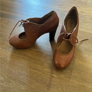 Clark’s Casual Heels - Women’s size 7.5
